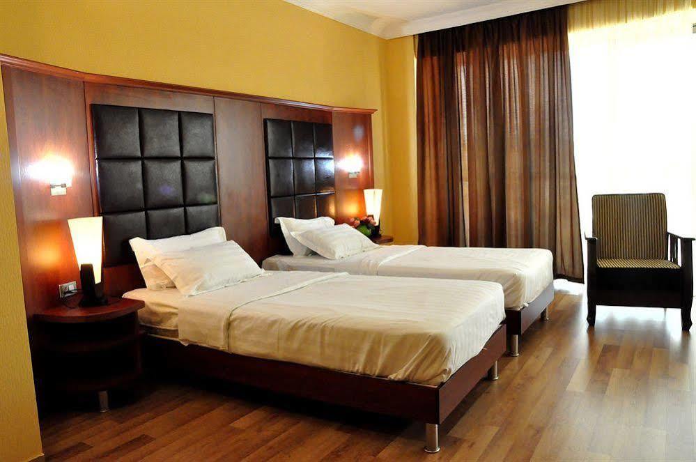 Golden Palace Hotel Τυφλίδα Εξωτερικό φωτογραφία