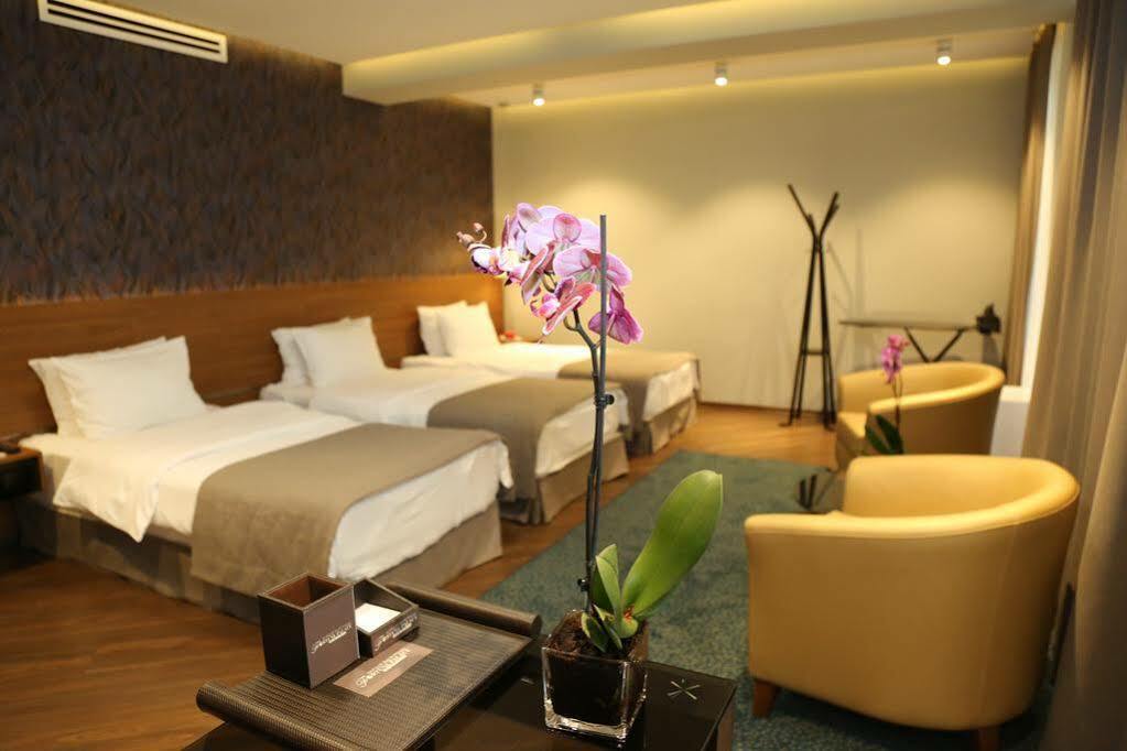Golden Palace Hotel Τυφλίδα Εξωτερικό φωτογραφία